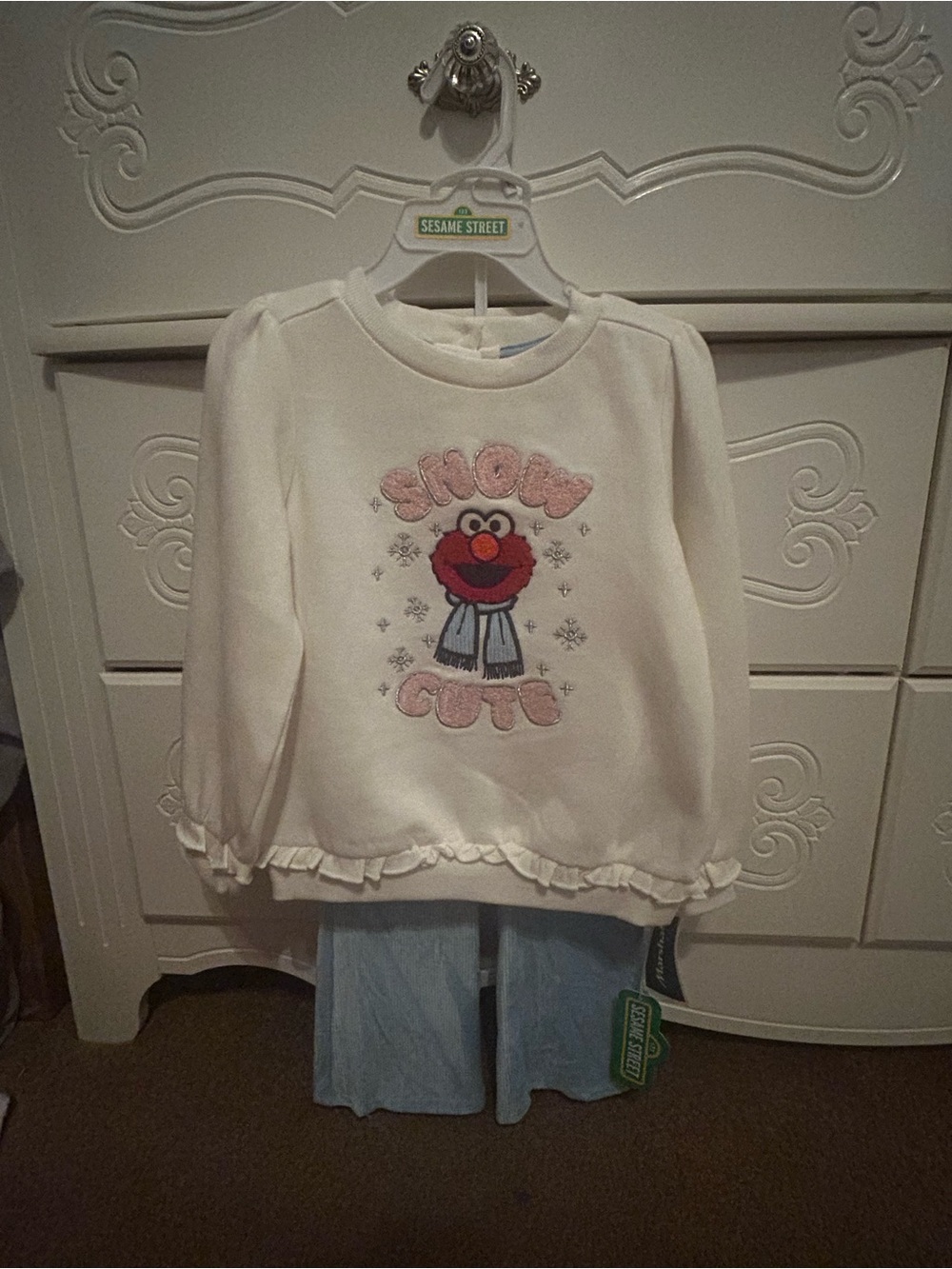 Sesame Street White Elmo 'Snow Cute' Ruffle Pullover